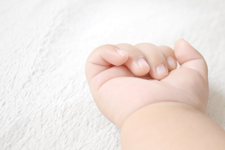 ベビースキンケアの正しいやり方とは？赤ちゃんのお肌を守ろう！｜マンビーノ（mambino）ドルチボーレ育児メディア